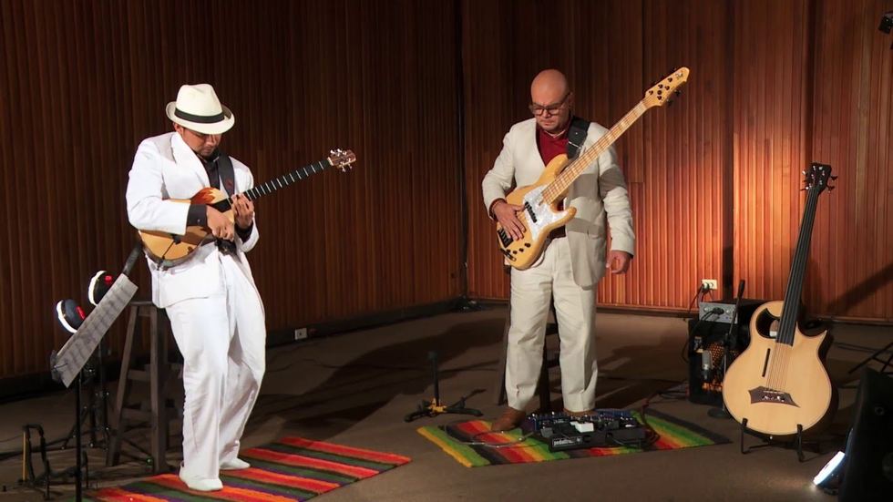 Guafa Tribu tocando en vivo